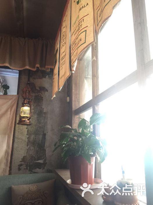 西峡县西坪镇牧牛岭小学：冬日暖阳送爱心，轻言细语传真情-kaiyun网页登录入口