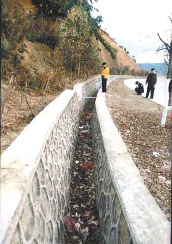 【kaiyun开云网页版】水、光碰撞首次发出激光可用来研制微型传感器(图4) kaiyun开云网页版